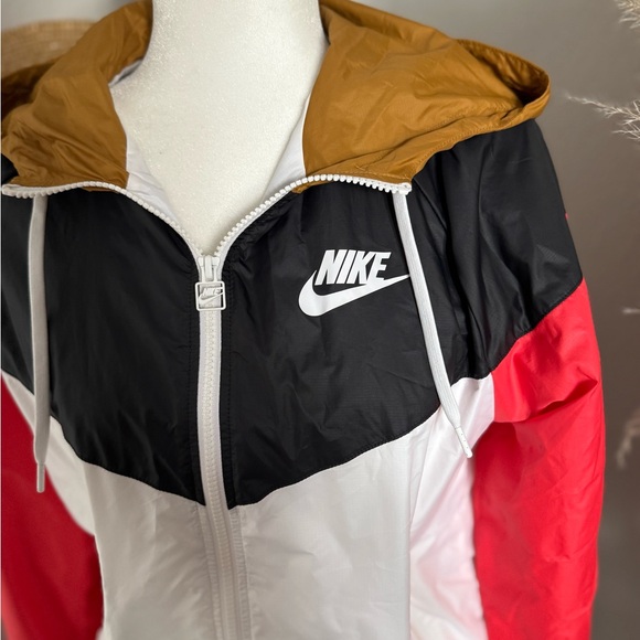 Nike Windbreaker - Picture 2 of 6